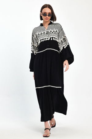 Rochie neagra cu imprimeu fin cauciucat alb si ciucurasi, din vascoza [2]