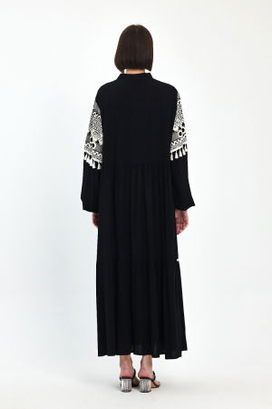 Rochie neagra cu imprimeu fin cauciucat alb si ciucurasi, din vascoza [10]