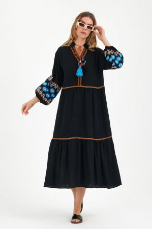 Rochii din Vâscoză - Rochie neagra cu volane si broderie pe maneci si decolteu, din vascoza