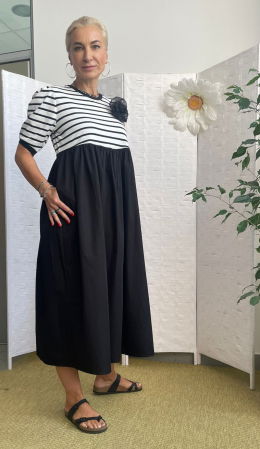 Rochie neagra din poplin de bumbac si jerseu alb cu dungi negre, cu maneca scurta bufanta [1]