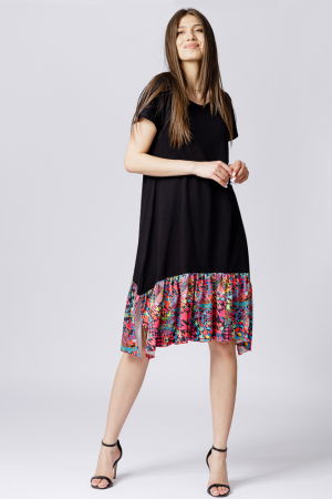 Rochie neagra cu volan in colturi si imprimeu fond rosu [1]