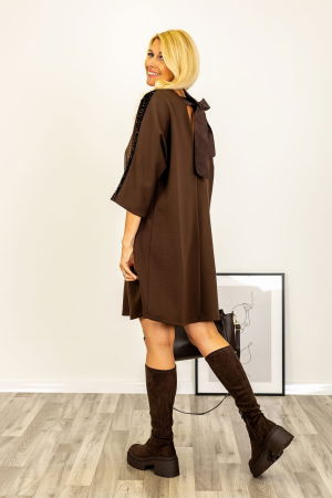 Rochie maro scurta cu paiete pe maneci si funda din tafta la spate [4]