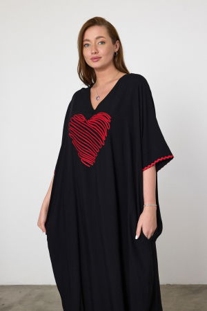 Rochie oversize neagra cu broderie inima rosie [2]
