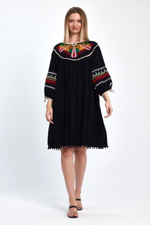 Rochie oversize, neagra, midi, brodata pe piept si maneci [2]