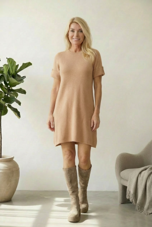 Rochii Casual - Rochie scurta A-line tricotata, cu maneca scurta si nasture decorativ, camel