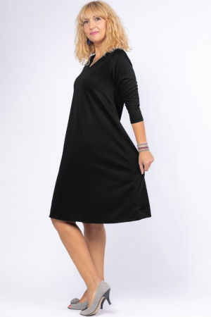 Rochie uni neagra `A line` midi, cu decolteu traditional [1]