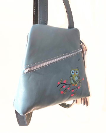 Genți si Plicuri Handmade din Piele - Rucsac albastru din piele naturala cu bufniță pictata