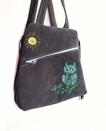 Genți si Plicuri Handmade - Rucsac pictat bleumarin din piele naturala, cu bufnita si soare