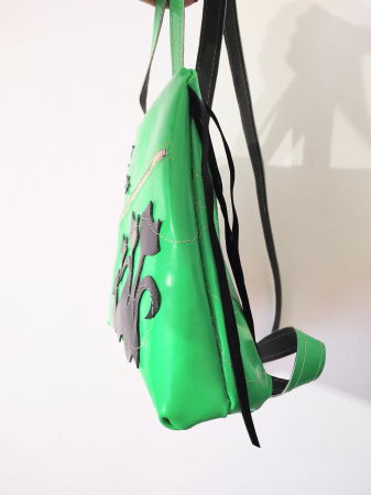 Rucsac din piele naturala verde neon,cu pisicuțe [1]