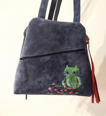 Genți si Plicuri Handmade din Piele - Rucsac bleumarin din piele naturala cu bufniță pictata