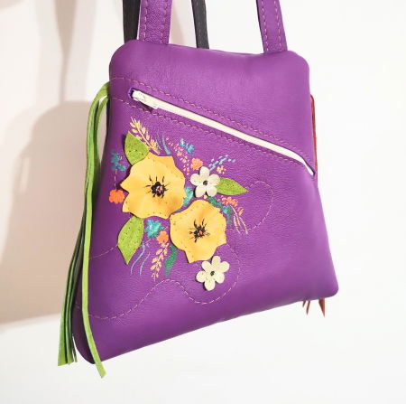 ACCESORII DAMĂ - Rucsac mov din piele naturală , cu motiv floral,unicat
