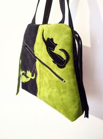 Genți si Plicuri Handmade din Piele - Rucsac din piele naturala ,negru cu olive ,și pisicuțe