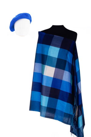 Set esarfa din casmir in carouri cu bereta frantuzeasca albastru electric din stofa de lana [0]
