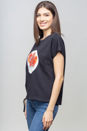 Tricou negru cu snur si panou maci rosii picturali [1]