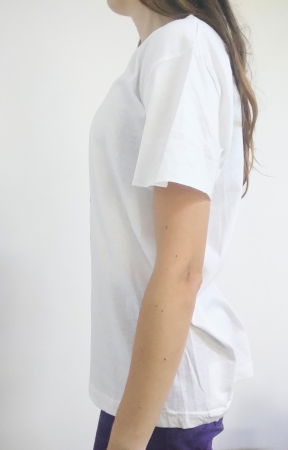 Tricou alb pictat manual cu lalele [1]