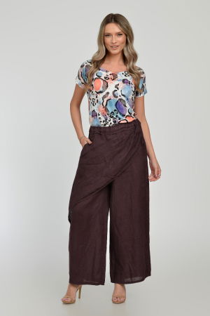 Tricou cu maneca cazuta si usor cambrat din vascoza cu imprimeu colorat pe fond alb [5]