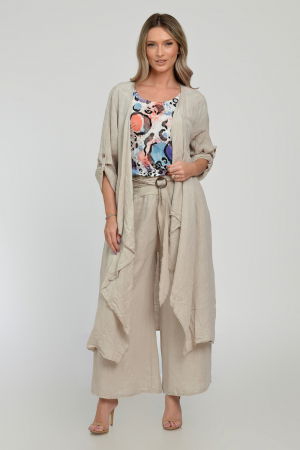 Tricou cu maneca cazuta si usor cambrat din vascoza cu imprimeu colorat pe fond alb [2]