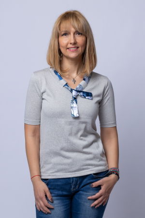 Tricouri Mânecă Scurtă - Tricou gri cu esarfa decorativa