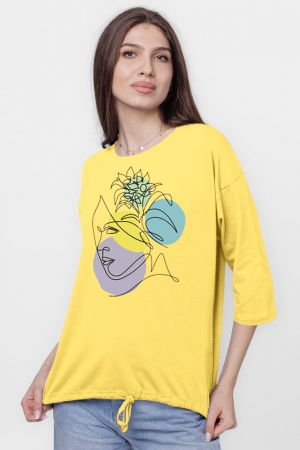 Tricou uni cu maneca 3/4 din tricot de bumbac cu snur la baza, galben cu imprimeu chip stilizat [1]