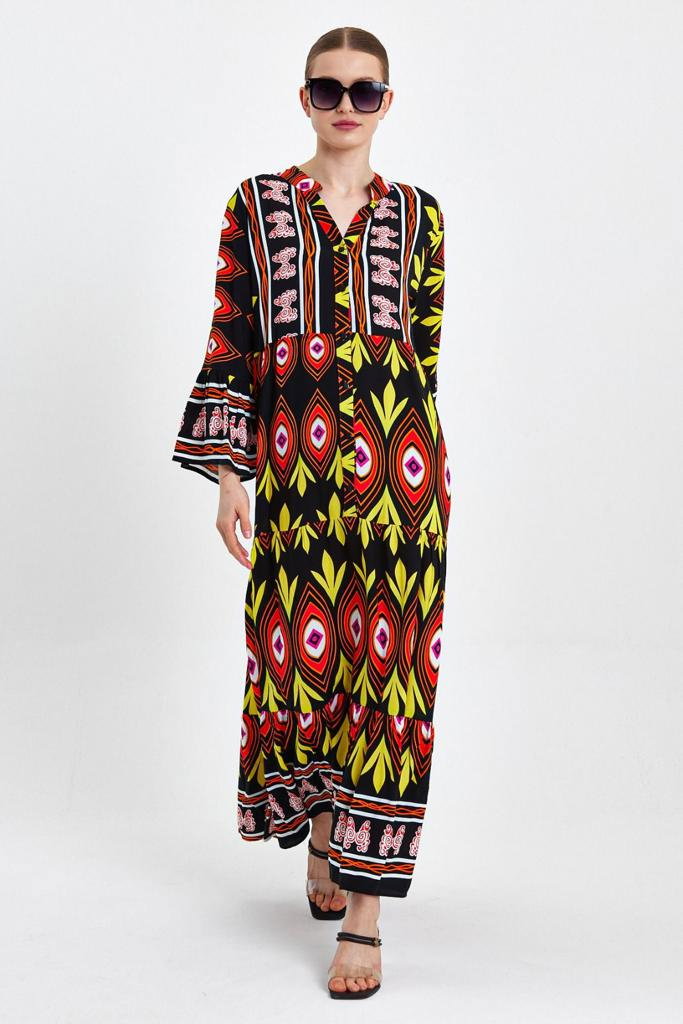 Rochie cu imprimeu decorativ pe fond negru, din vascoza