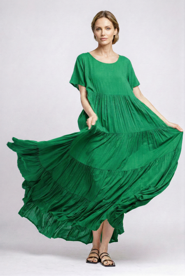 Rochie lunga verde, cu croi amplu si patru volane, stil boem elegant