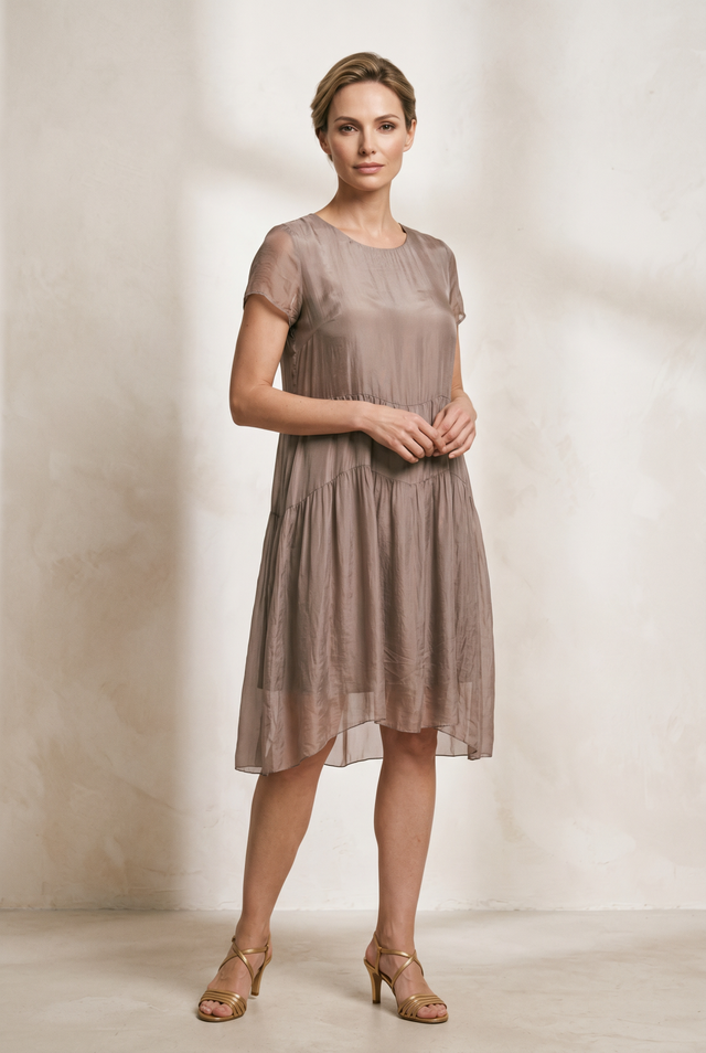 Rochie midi cu volan, din matase si vascoza bej