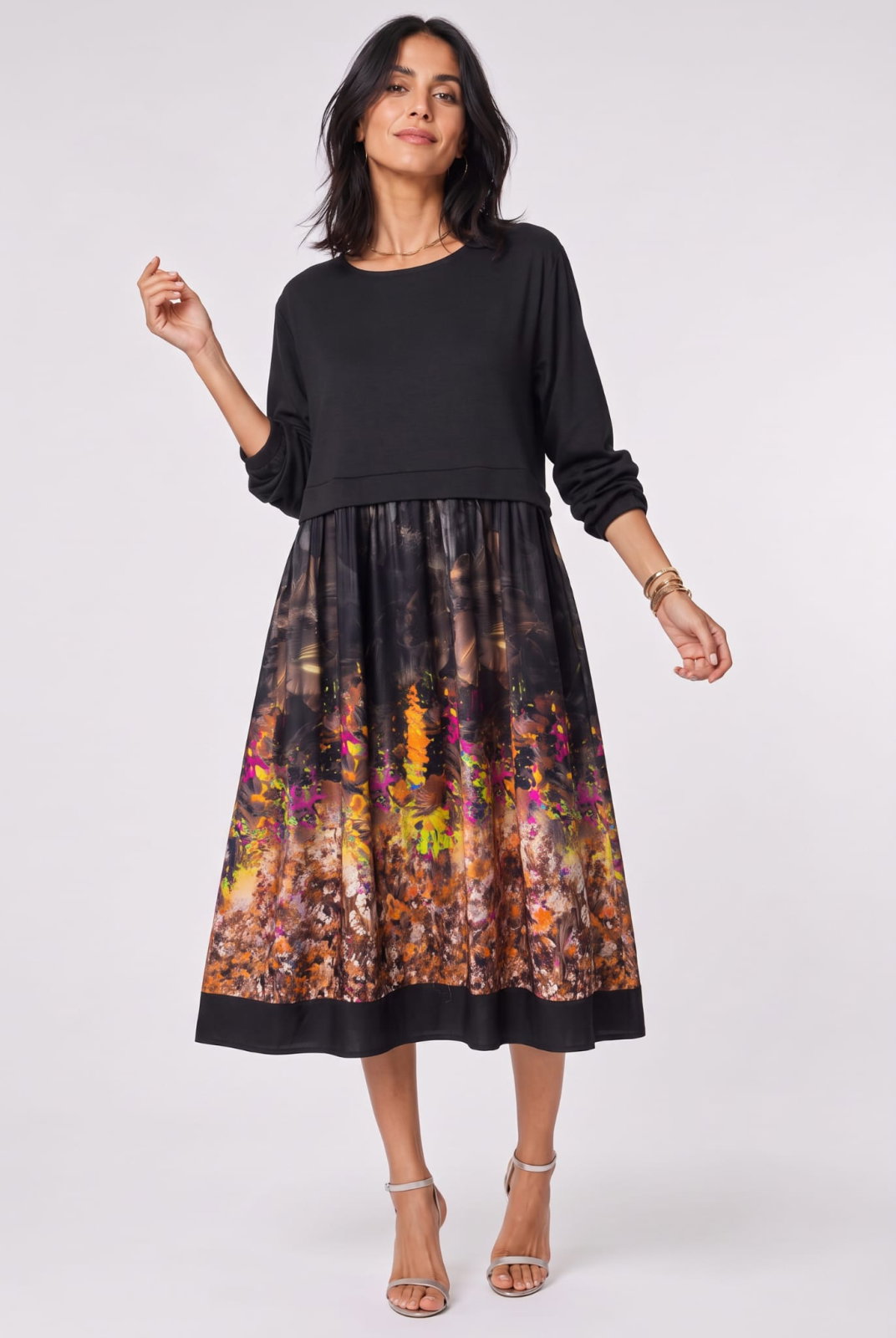 Rochie midi dama din jerseu si satin de matase cu imprimeu floral multicolor pe fond negru cu gri