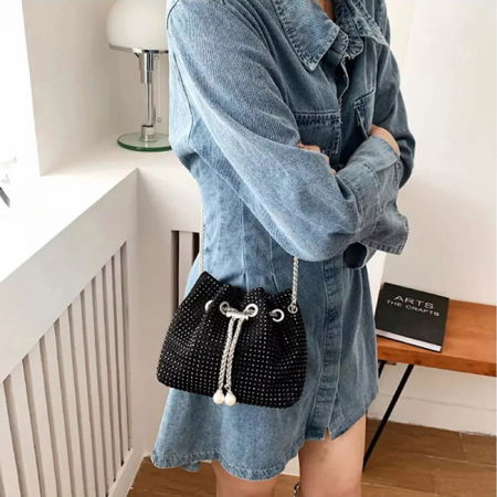 Clutch - Geanta neagra eleganta cu pietricele 625 05