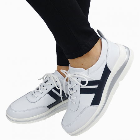 Pantofi sport si sneakers - Sneakers alb cu bleumarin inchis din piele naturala 5089 M2