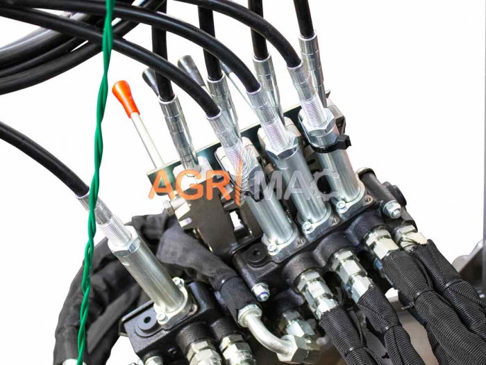 Tocător de vegetație cu bară de cosit hidraulică LK145 – 145 cm [14]