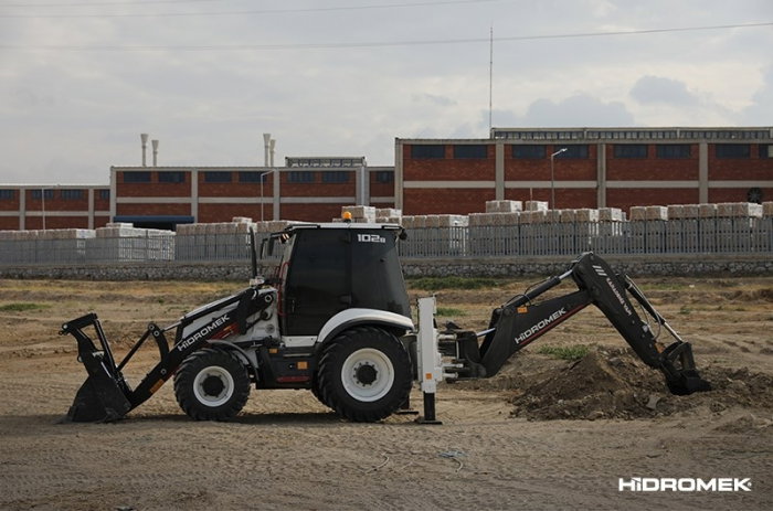 Buldoexcavator Hidromek HMK 102 B Alpha – 100 CP, 9 tone, diesel performant [4]