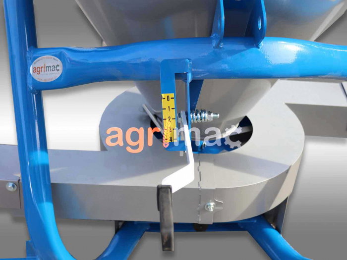 Distribuitor de îngrășăminte și sărăriță cu dublă distribuție L300 – 300L, 5-15m [6]