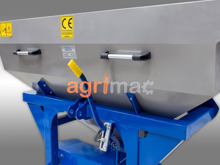 Distribuitor de îngrășăminte și sărăriță L1000M – 1000L, 18-20m [11]