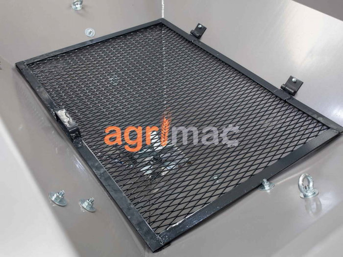 Distribuitor de îngrășăminte și sărăriță L1000M – 1000L, 18-20m [14]