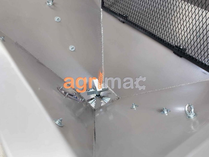 Distribuitor de îngrășăminte și sărăriță L1000M – 1000L, 18-20m [13]