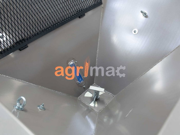 Distribuitor de îngrășăminte cu dublă linie și sărăriță L800GM – 800L, 18-20m [9]