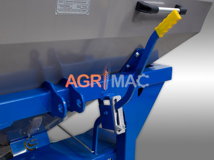 Distribuitor de îngrășăminte hidraulic și sărăriță L800H – 800L, 18-20m [4]