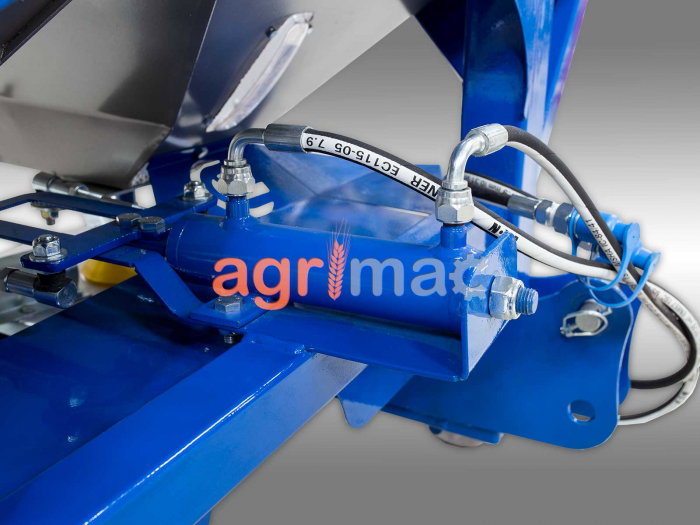 Distribuitor de îngrășăminte cu 2 discuri și sărăriță 2L800M – 800L, 18-20m [16]