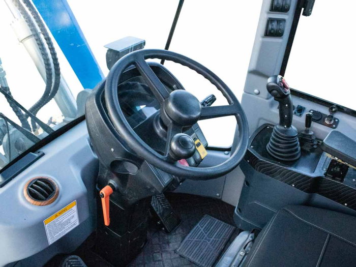 LD23 Cab – Încărcător frontal articulat 4×4, motor 75 CP, cabină climatizată, 2300 kg sarcină, cupă 2050 mm [28]