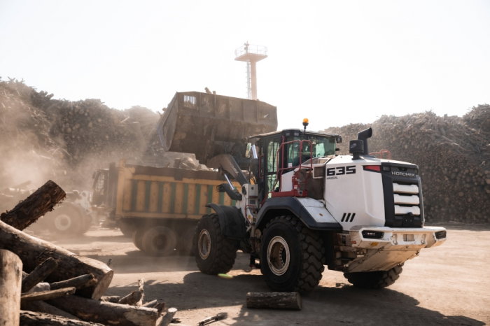 Hidromek HMK 635 WL – Încărcător frontal articulat 4×4, motor Mercedes 282 CP, cupă 3.5 m³, transmisie automată [3]