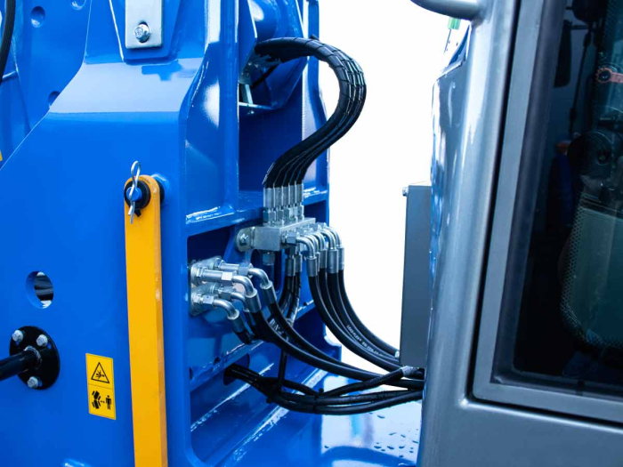 Mini încărcător frontal telescopic 75CP, 2300 kg [25]