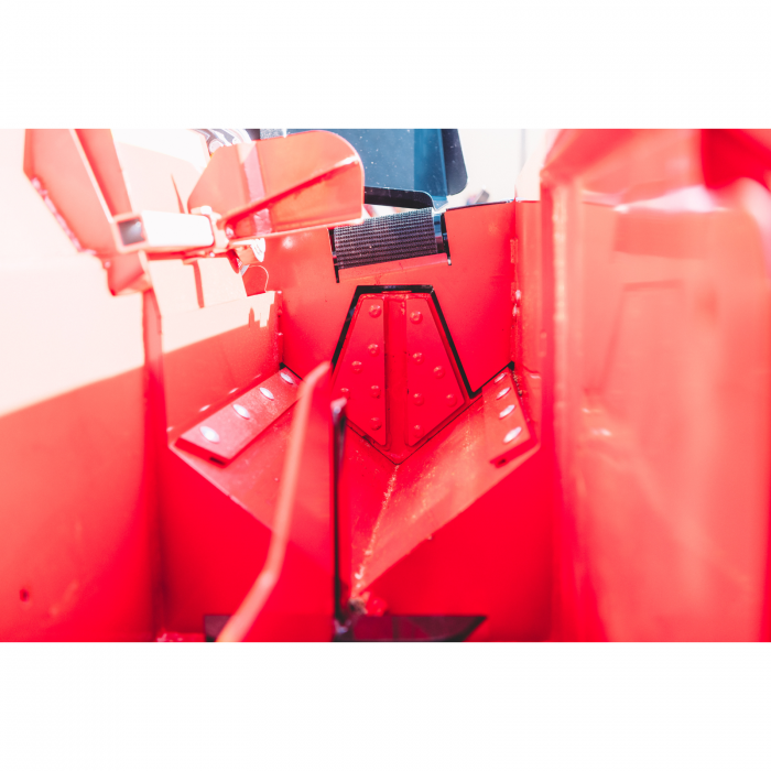 Japa 315+ BES – Procesator de lemn profesional, motor Honda 13 CP, cu șasiu rutier [10]