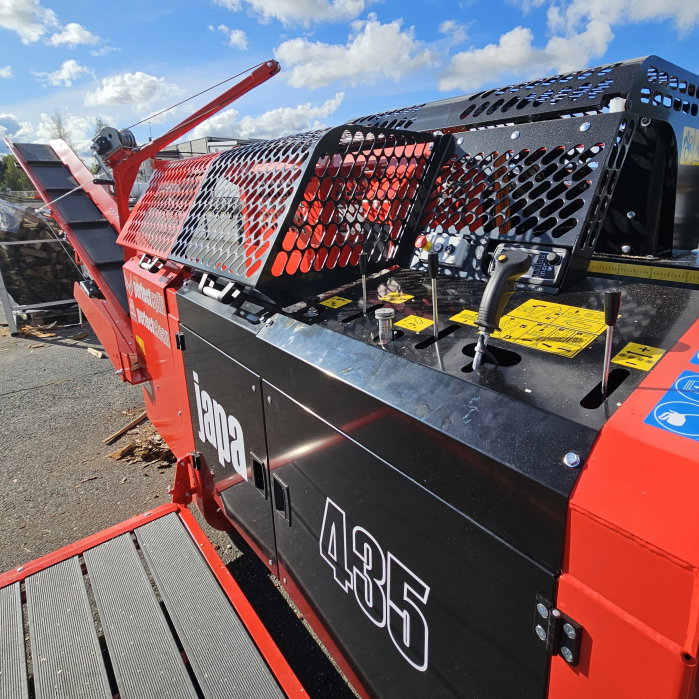 Japa® 435 TRE – Linie tăiere-despicare lemne cu PTO și motor electric 15 kW, Finlanda [17]