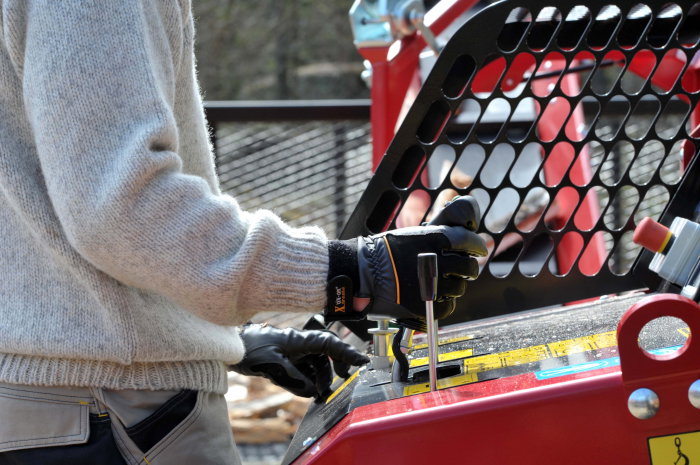 Japa® 435 TRE – Linie tăiere-despicare lemne cu PTO și motor electric 15 kW, Finlanda [4]