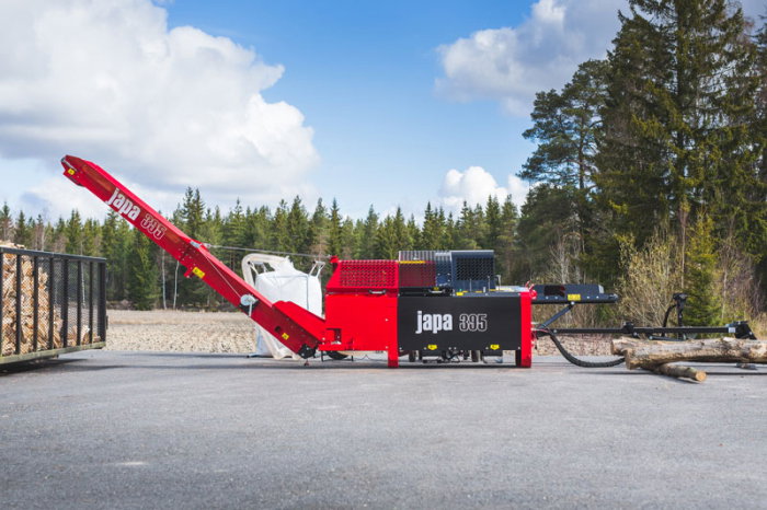 Japa 395 E – linie tăiere-despicare electrică cu motor 10 kW și pană 12,5 tone [3]