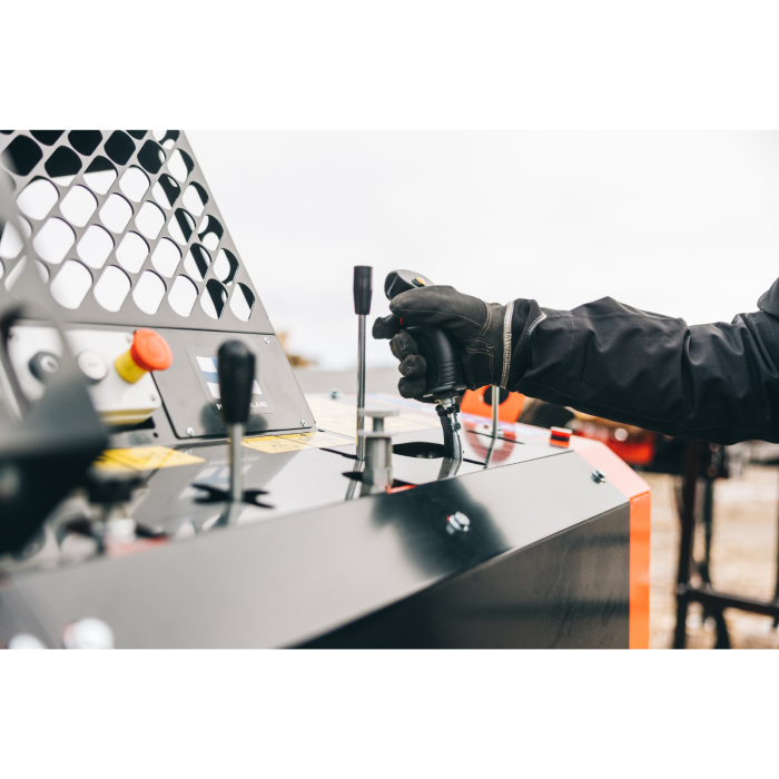 Japa 395 TR – Procesator lemne PTO tractor cu despicare 12,5 t și bandă 4,4 m, control hidraulic [6]