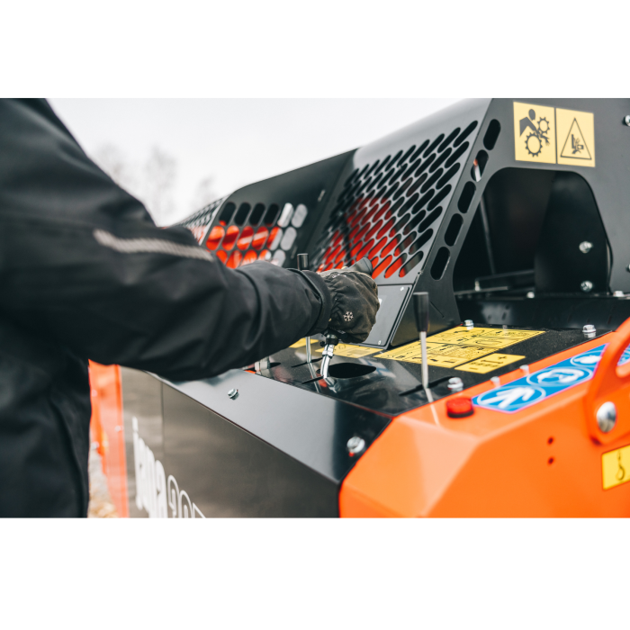 Japa 395 E – linie tăiere-despicare electrică cu motor 10 kW și pană 12,5 tone [24]