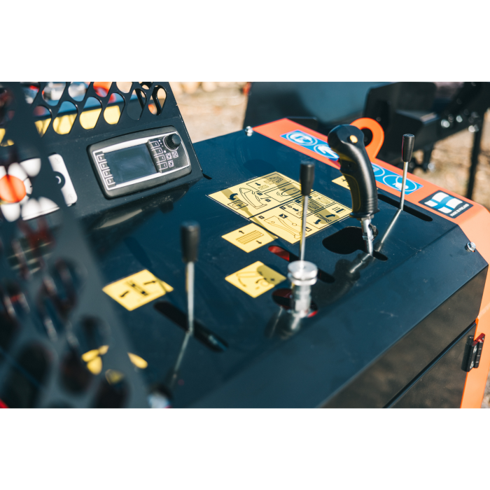 Japa 405 TRE – Linie tăiere & despicare lemn cu motor 10 kW + PTO tractor, Perfect Split™ & Clean™, 12,5 tone [21]