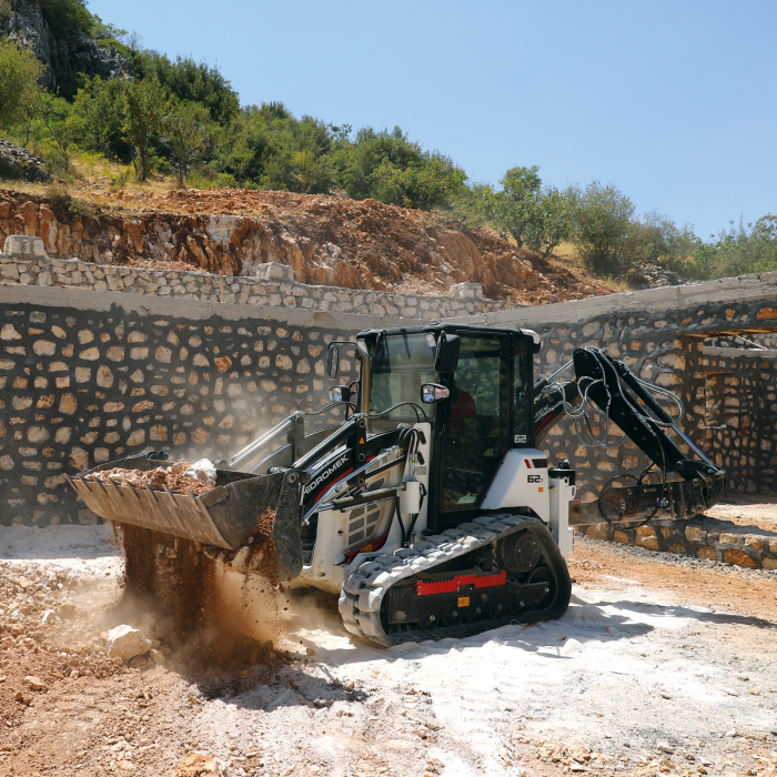 Buldoexcavator Hidromek HMK 62 T – 65 CP, 5 tone, motor Kubota, pe șenile [3]