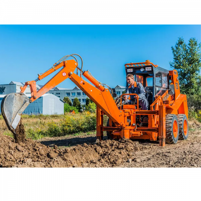 Mini-Încărcător Multifuncțional Locust 753 – 850 kg, Motor Perkins, Cabină Confort [3]